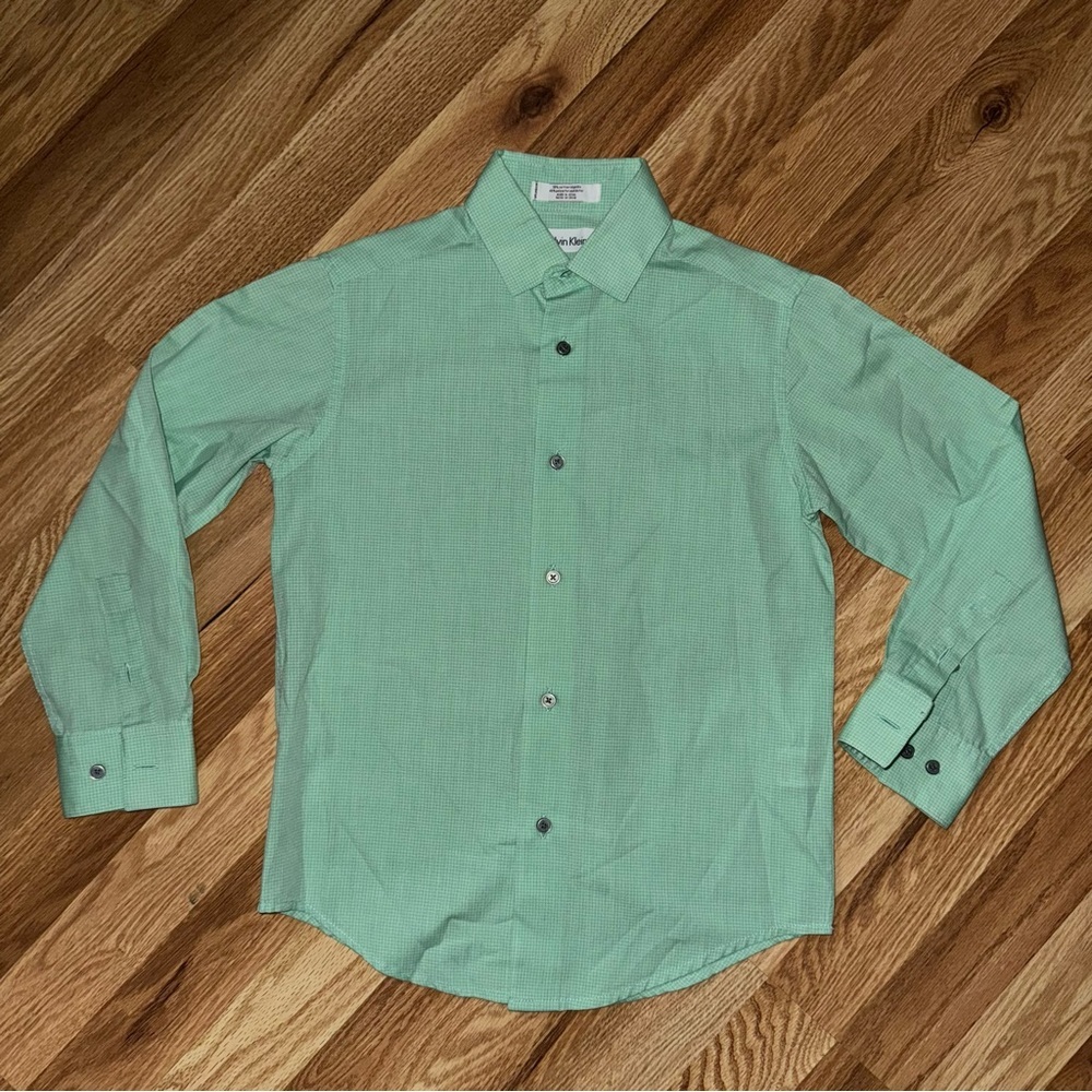 Boy’s long sleeved slim fit, dress button down shirt NWOT